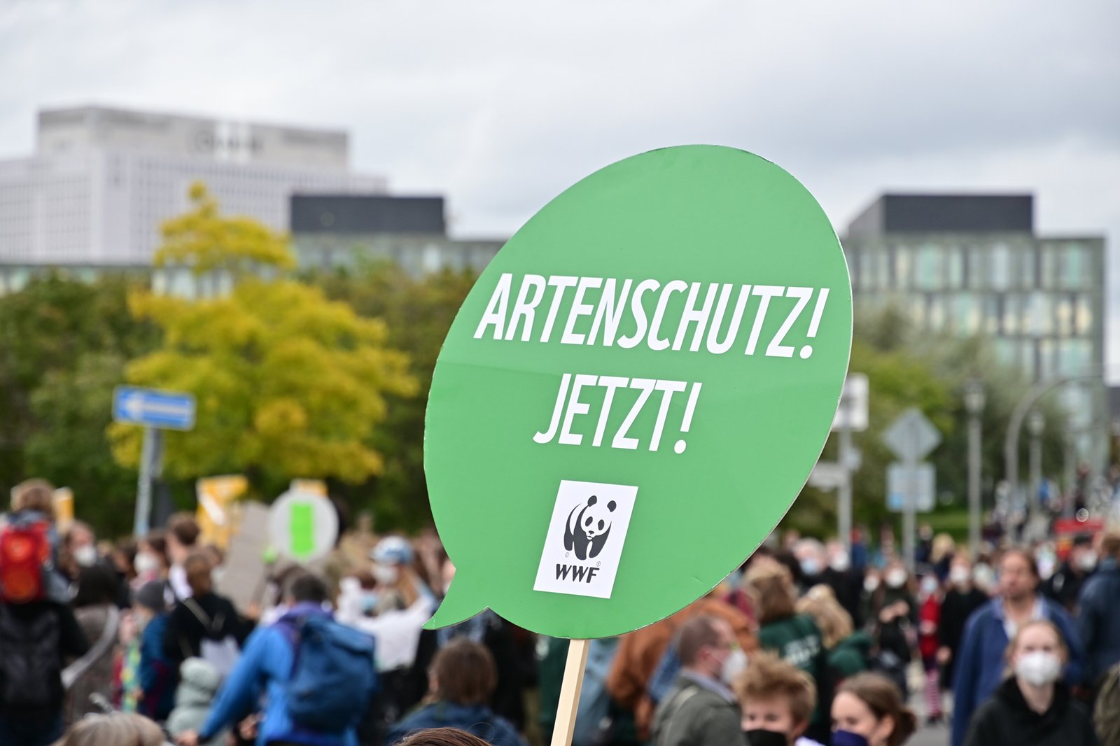 Friday for future Demonstranten demonstrieren gegen die Klimakrise