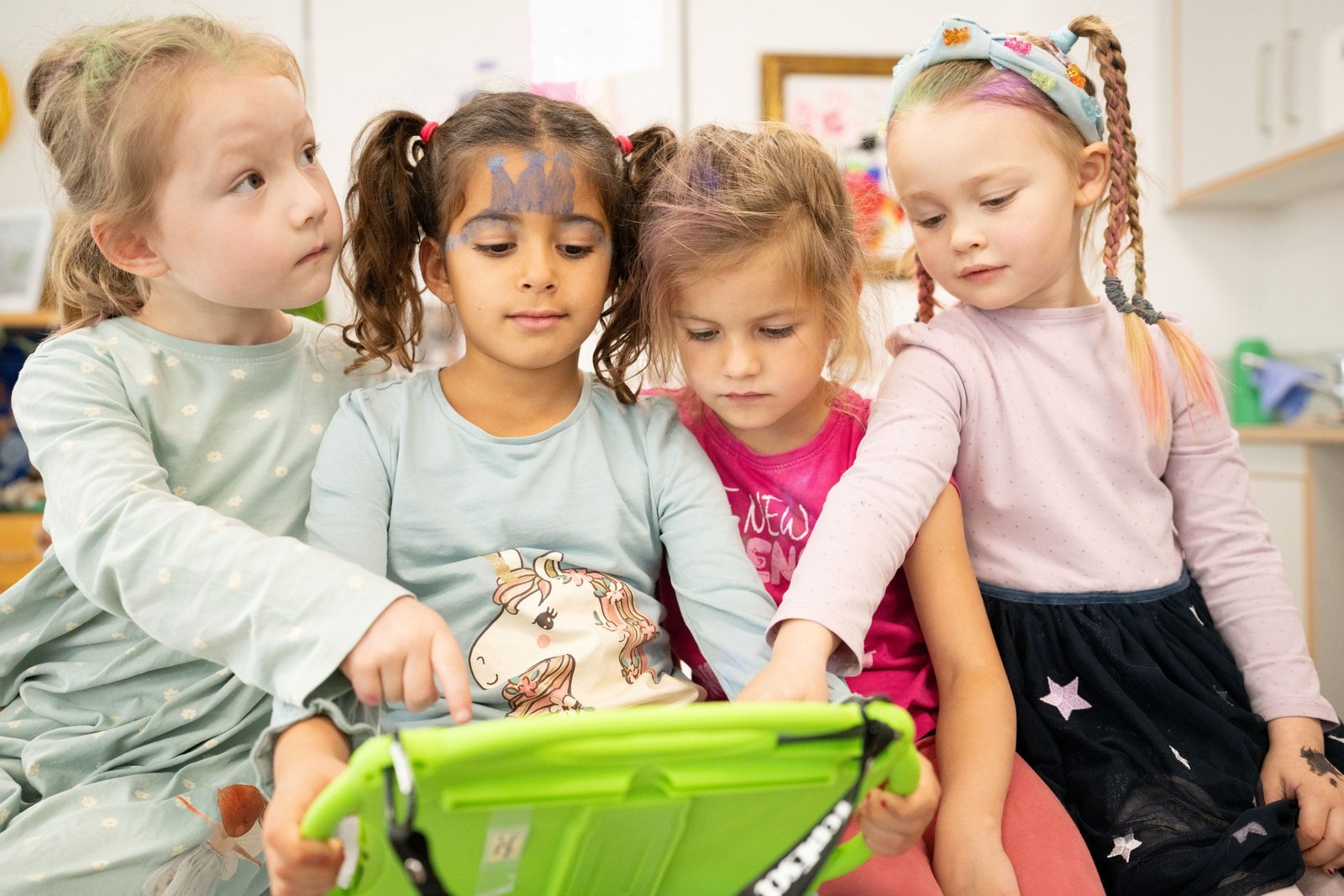 Kinder einer Kita beim Deutschen Kita-Preis