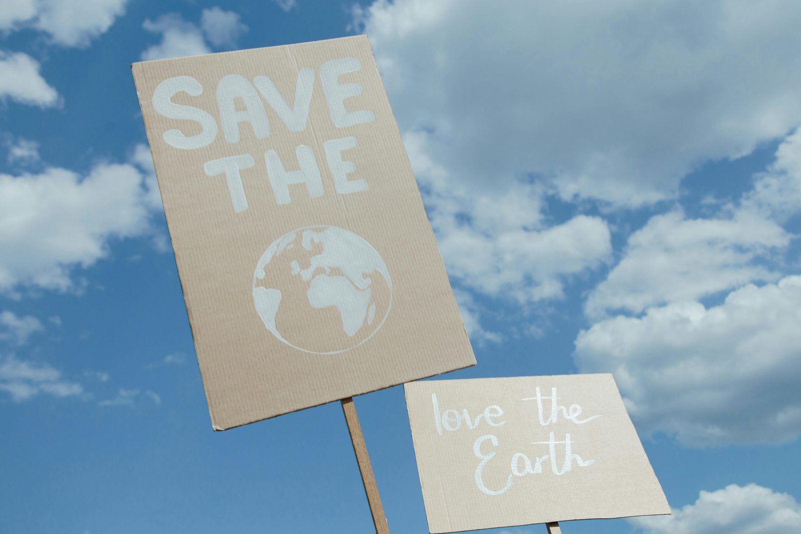 Schilder bei Klimaschutz-Demo