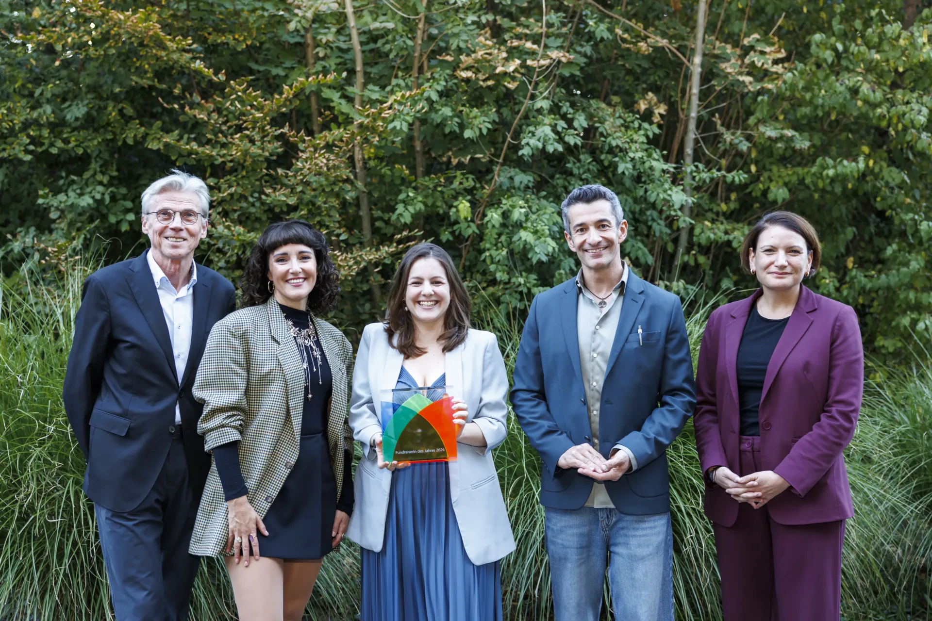 Preisverleihung bei der Jubiläumsgala des Fundraising Verband Austria im Europahaus Wien. v.l.n.r.: Walter Emberger (Präsident Fundraising Verband Austria), Ina Regen, Rosa Bergmann (Fundraiserin des Jahres; Hobby Lobby), Omar Sarsam, Ruth Williams (Geschäftsführerin Fundraising Verband Austria). 